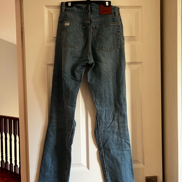 LEVIS RIPPED JEANS - Picture 2 of 3